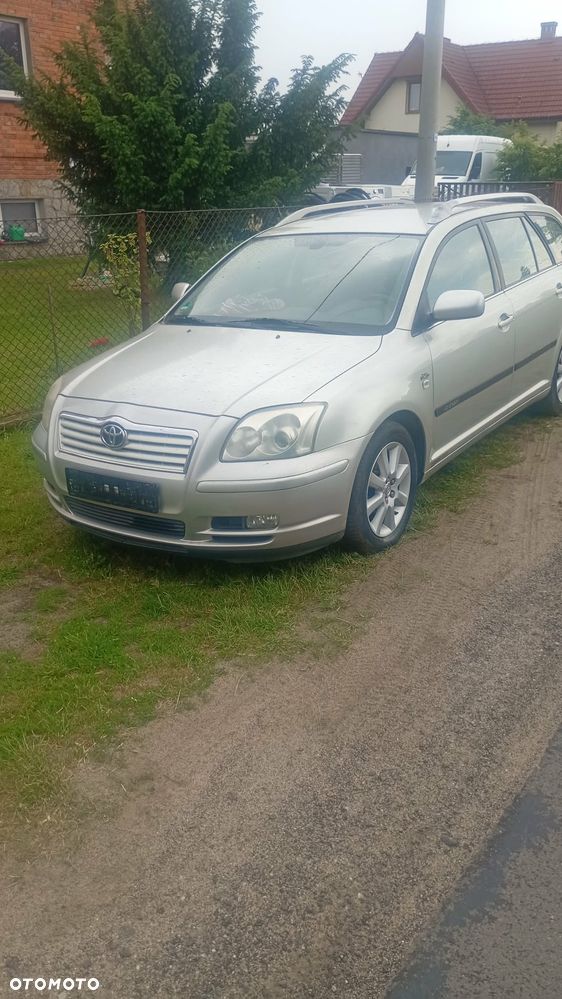 Toyota Avensis 2.0 D-4D - 1