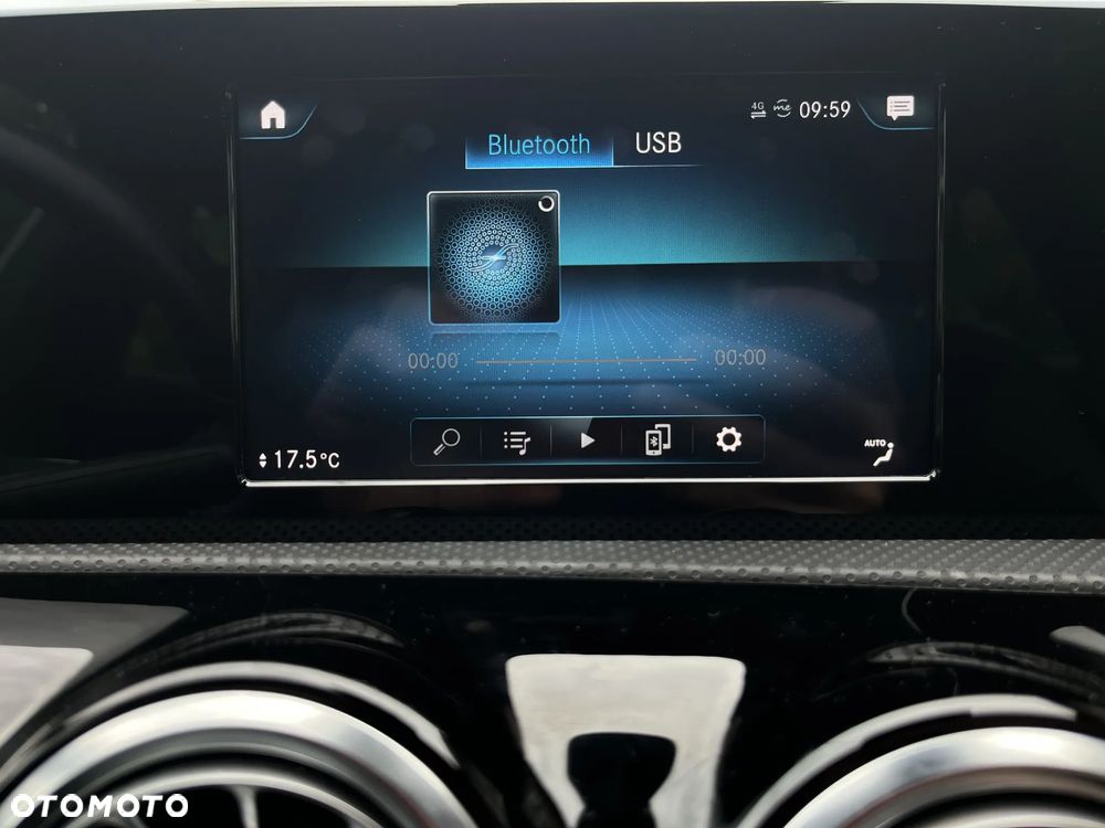 Mercedes-Benz CLA 180 7G-DCT - 28