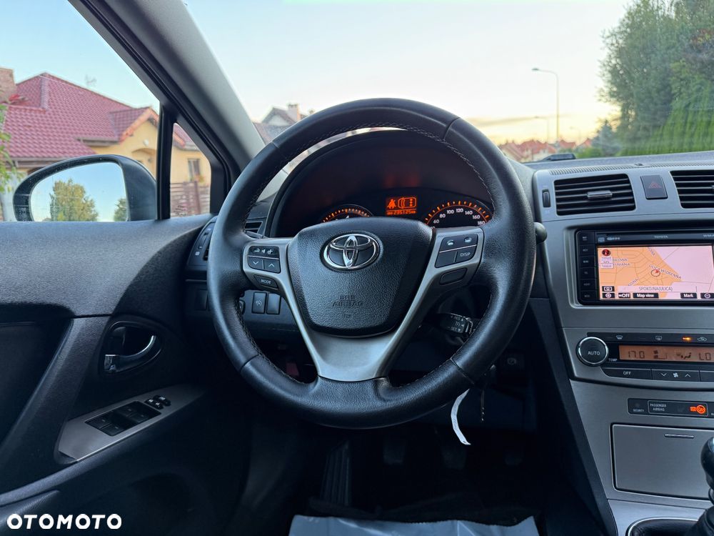 Toyota Avensis - 9