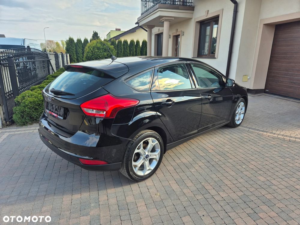 Ford Focus 1.6 Ambiente - 17