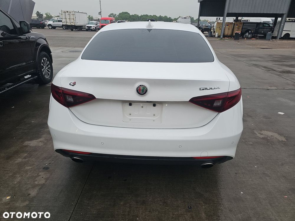 Alfa Romeo Giulia 2.0 Turbo TI Q4 - 6