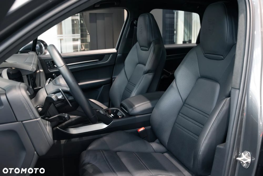 Porsche Cayenne Turbo E-Hybrid PHEV - 22