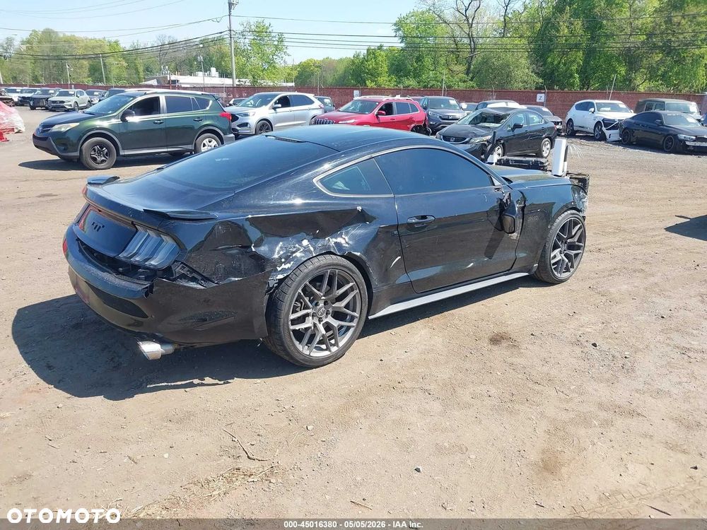 Ford Mustang - 5