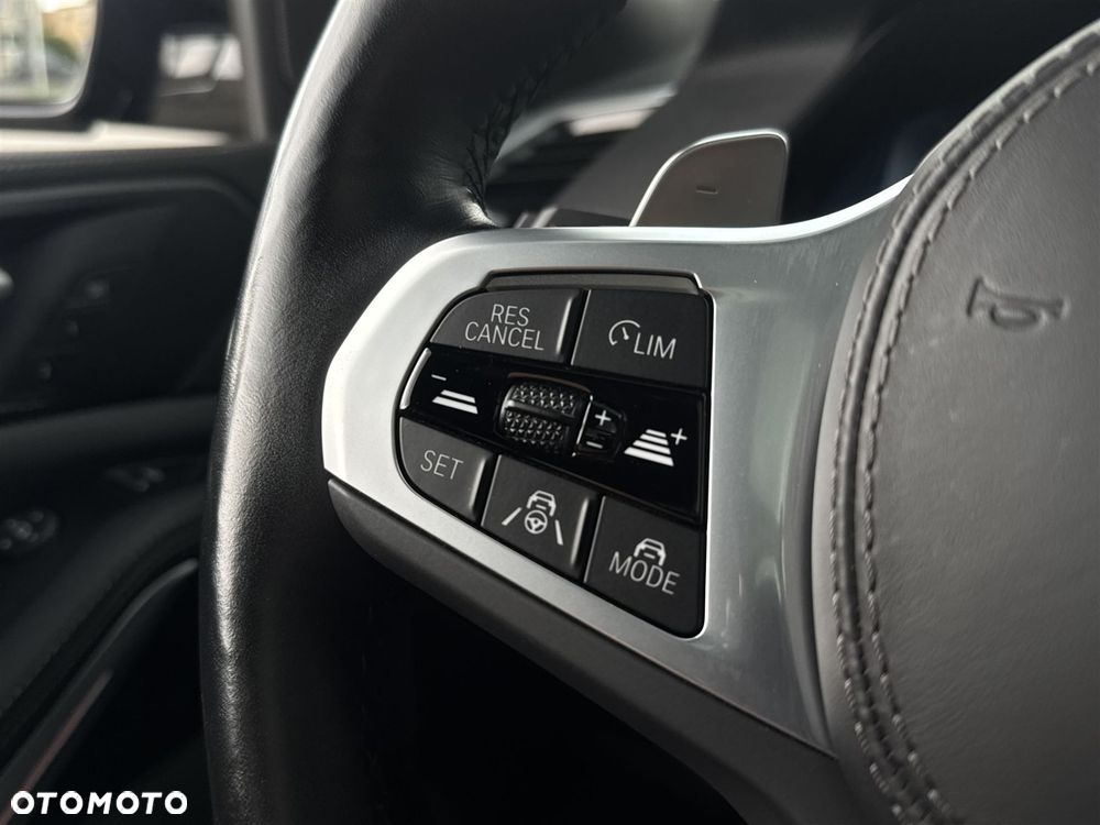 BMW X5 M50i - 12