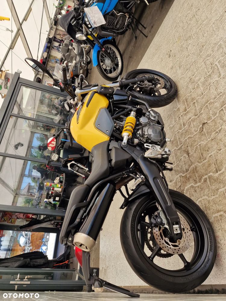 Yamaha MT - 19