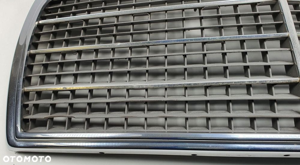 GRILL ATRAPA MERCEDES W124 - 6
