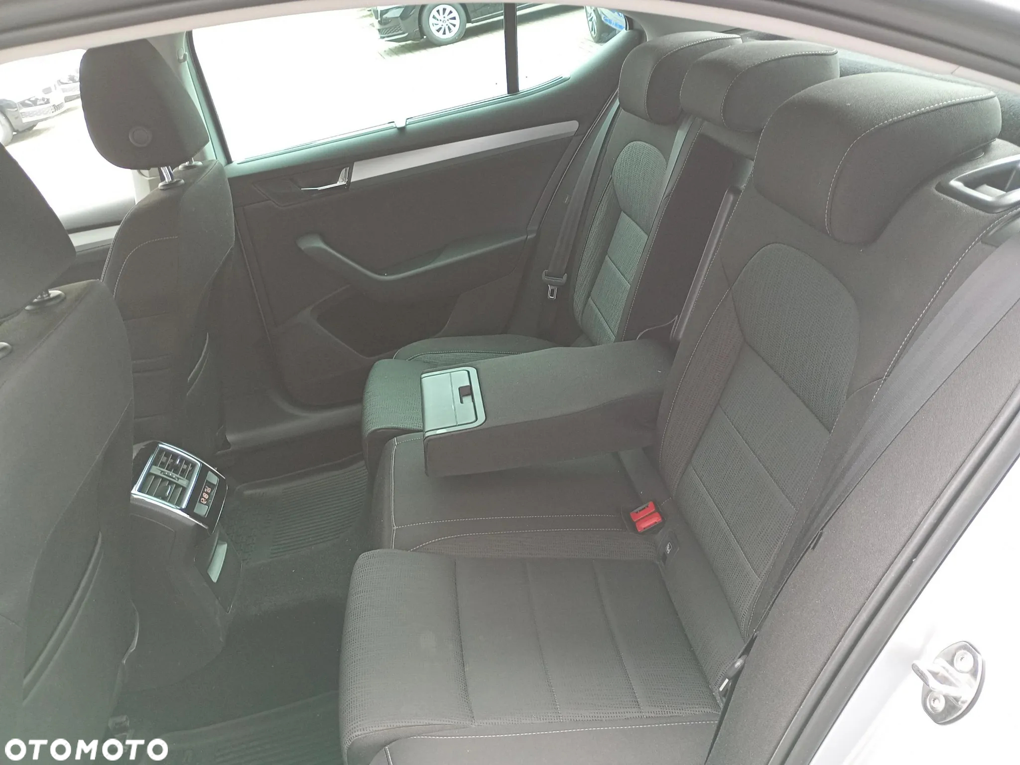 Skoda Superb 2.0 TDI Ambition - 12
