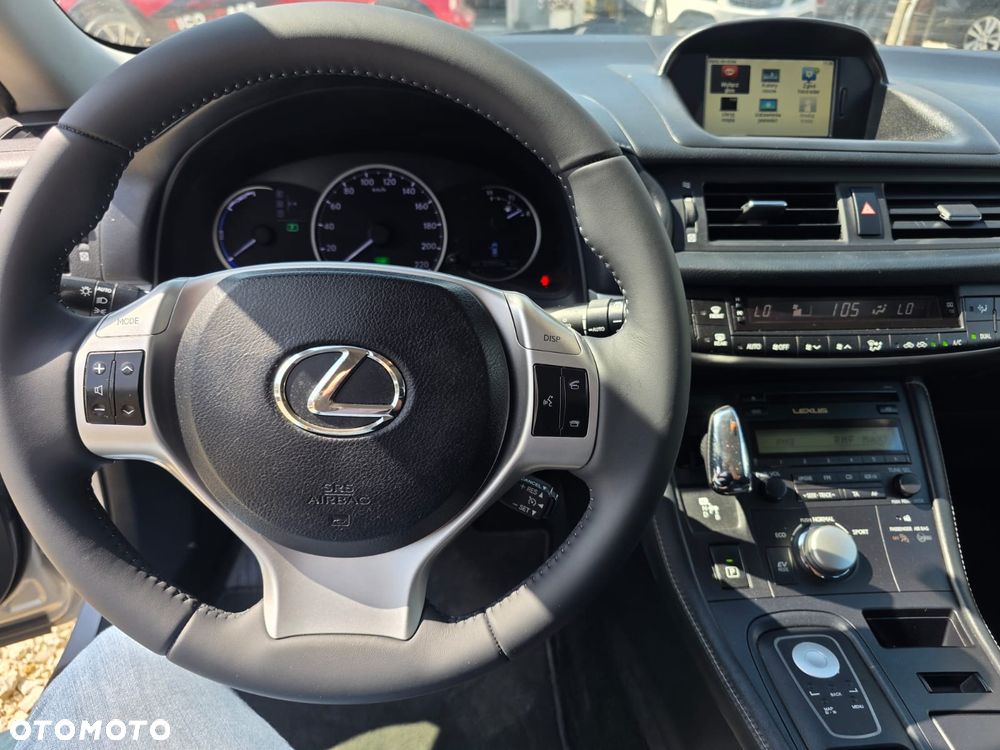 Lexus CT - 17