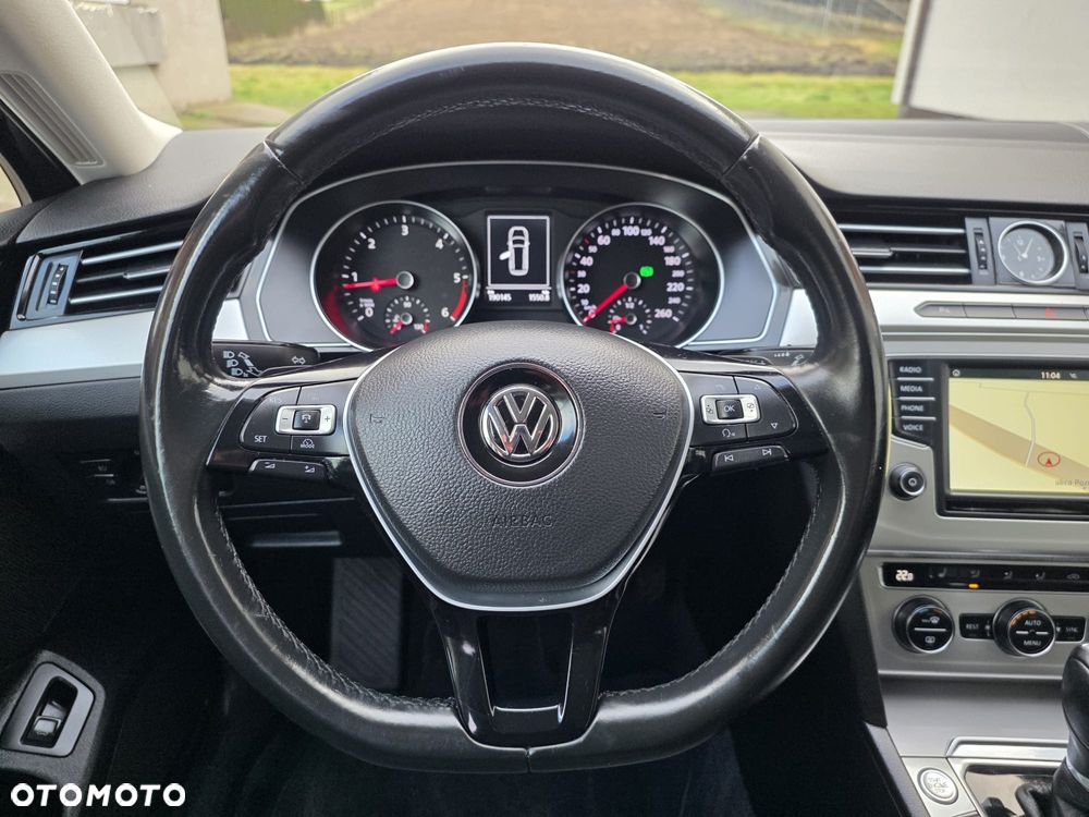 Volkswagen Passat Variant 2.0 TDI SCR DSG Comfortline - 16