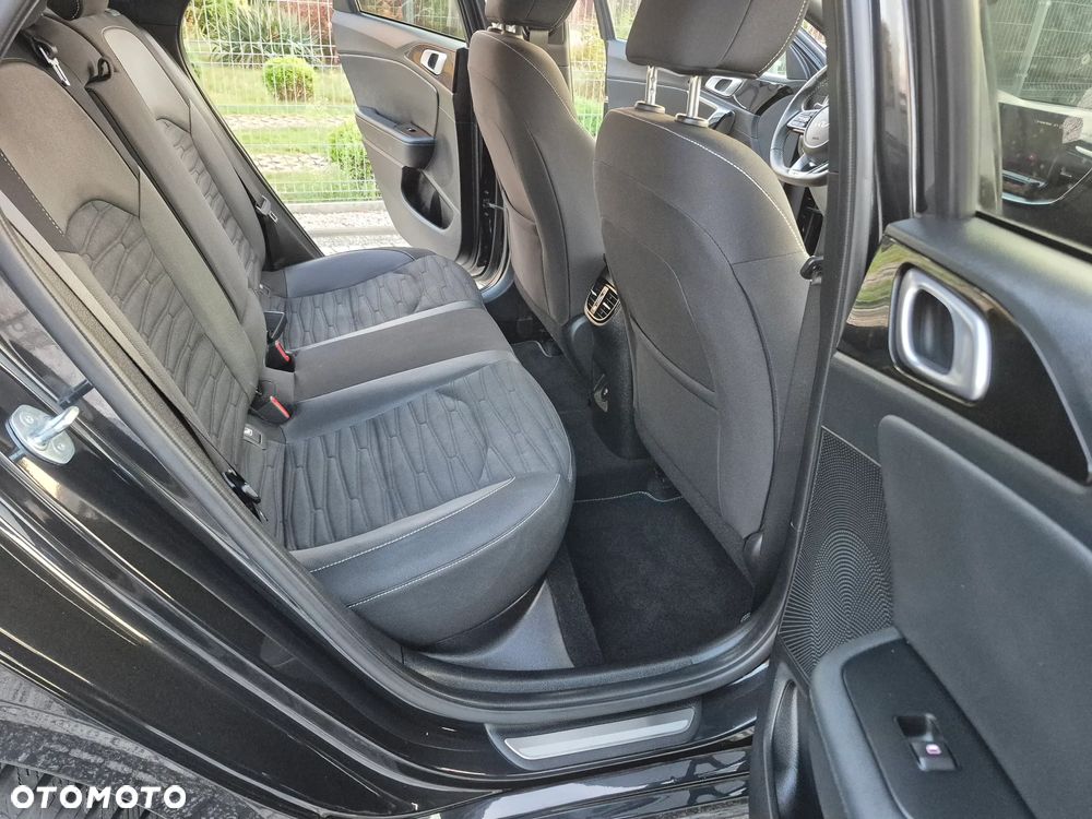 Kia ProCeed 1.5 T-GDI GT Line - 17