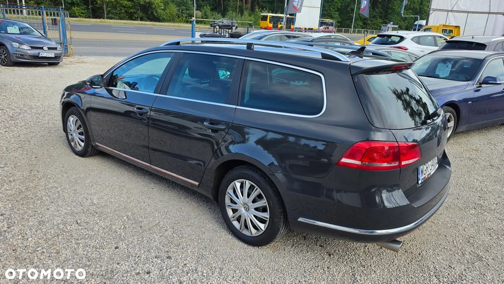 Volkswagen Passat 1.6 TDI BlueMotion Technology Comfortline - 12