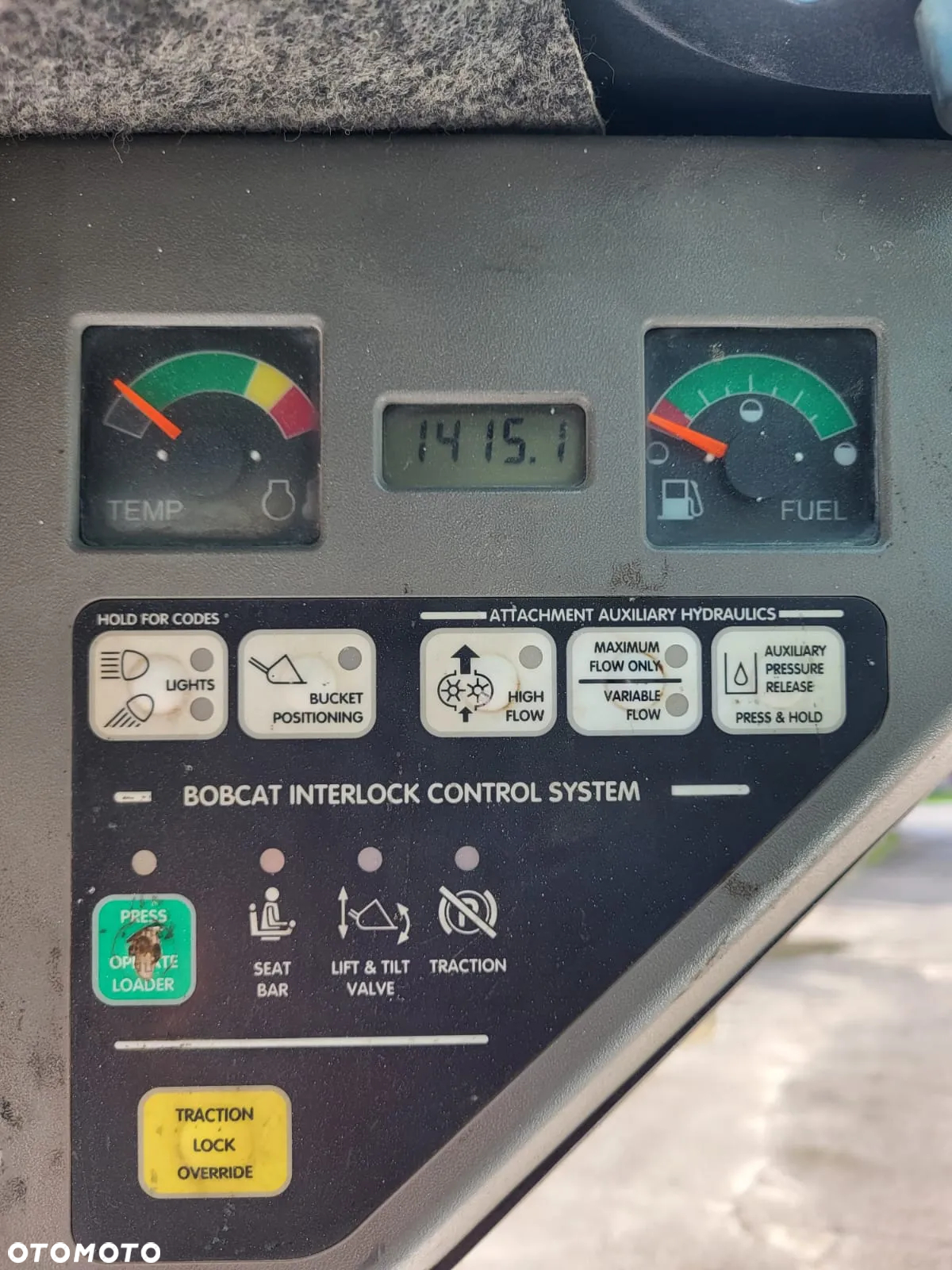 Bobcat S220 - 8