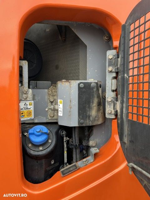 Hitachi ZX 135 US-6 - 16