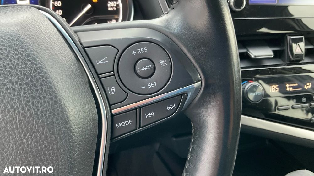 Toyota Camry 2.5 Hybrid Business - 13