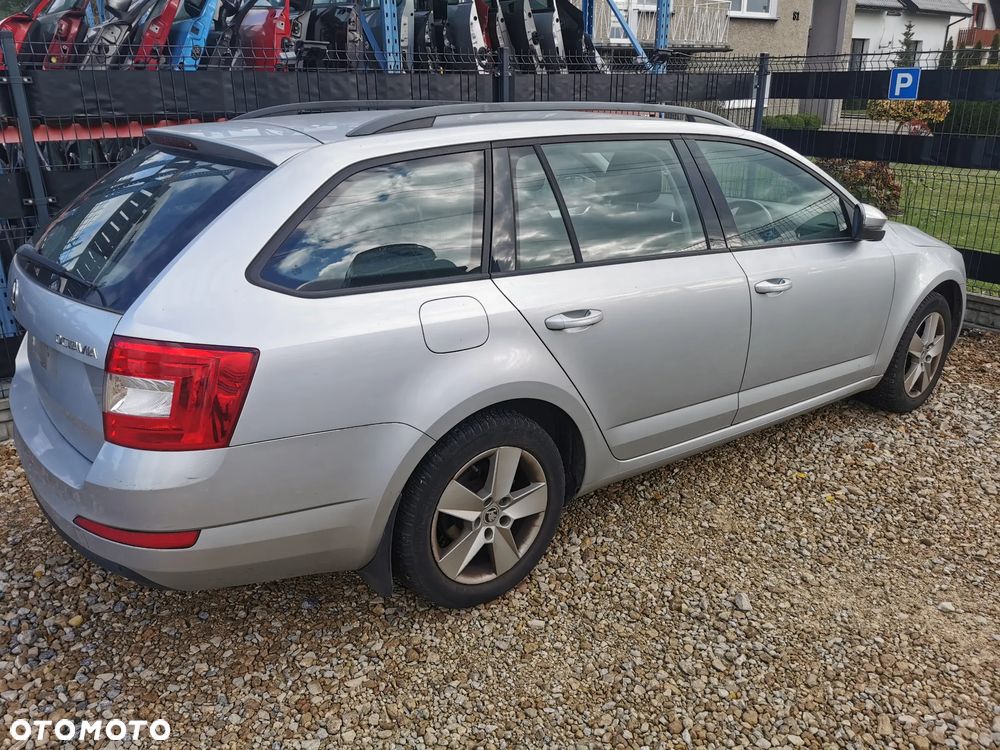 Na części Skoda Octavia III 2.0 TDI CRMB LA7W Drzwi Klapa Zderzak - 2