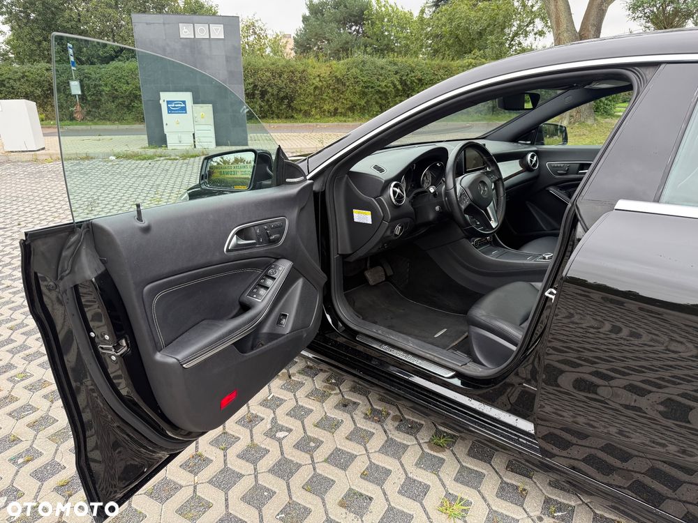 Mercedes-Benz CLA 250 7G-DCT AMG Line - 29