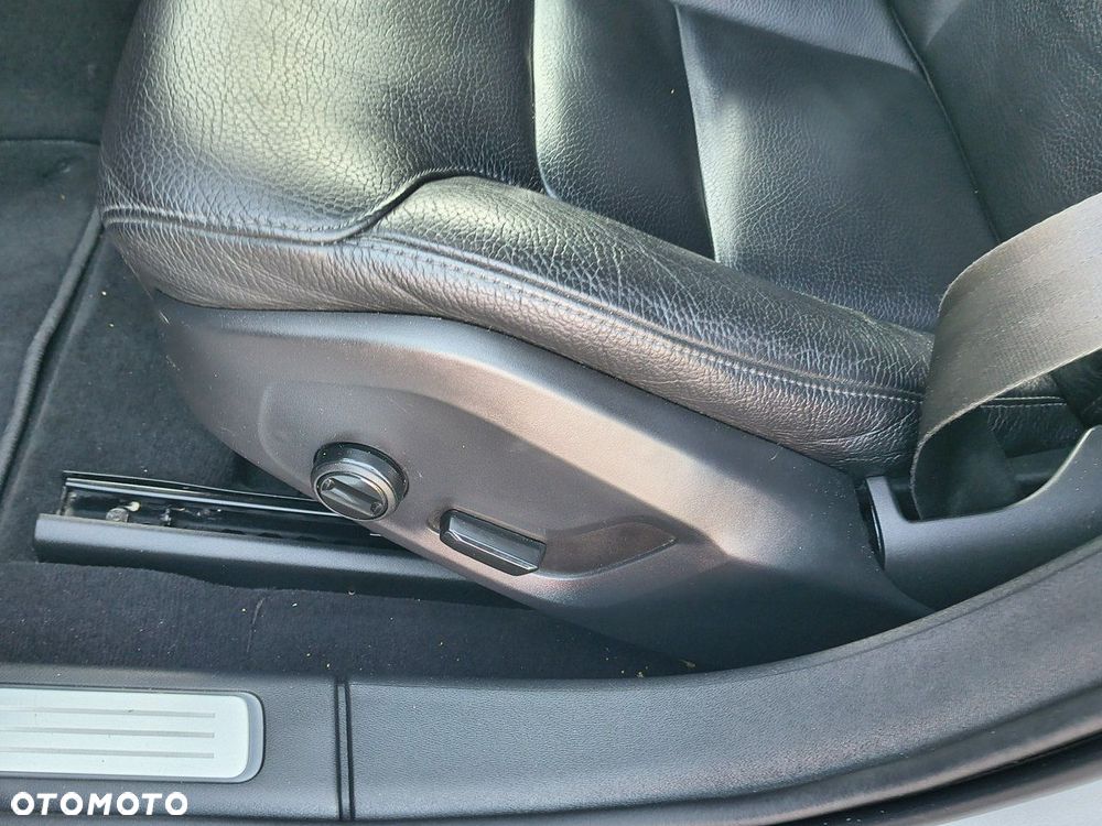 Volvo V90 D3 Momentum - 30