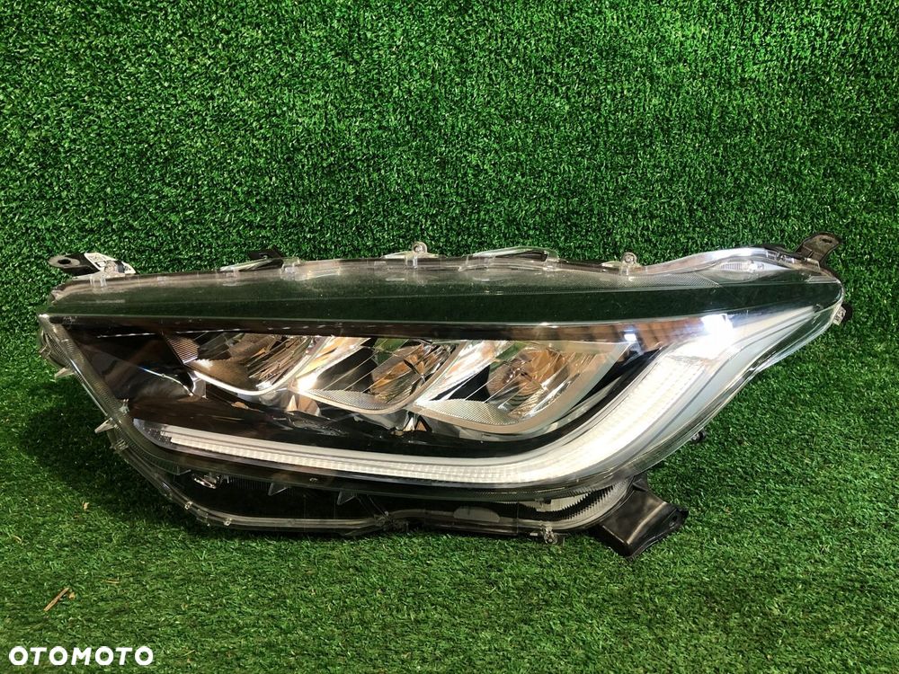 REFLEKTOR LEWY TOYOTA YARIS IV FULL LED - 1