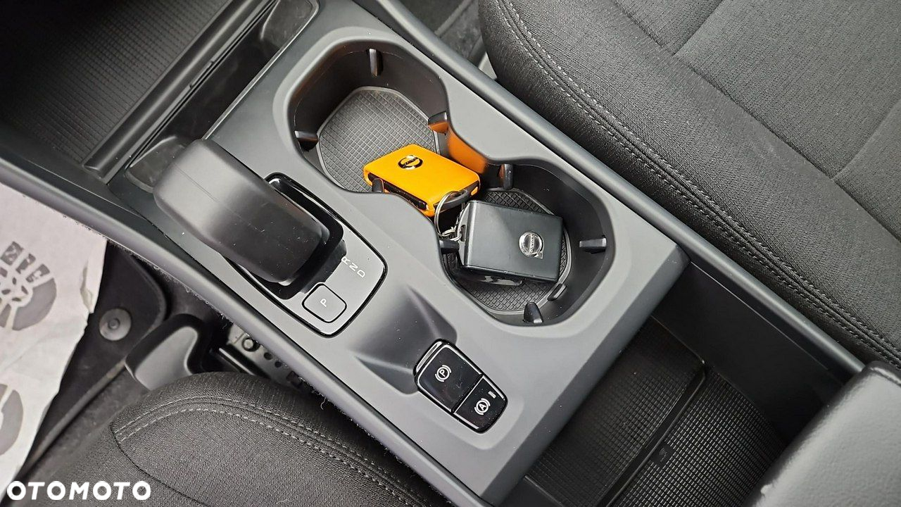Volvo XC 40 - 18