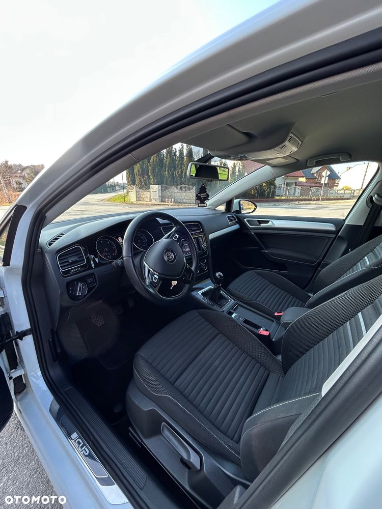 Volkswagen Golf - 12