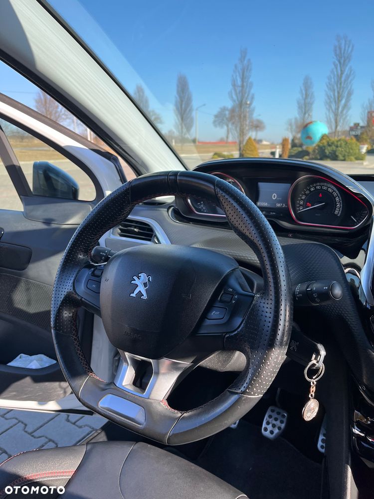 Peugeot 2008 1.6 BlueHDi Style S&S - 9