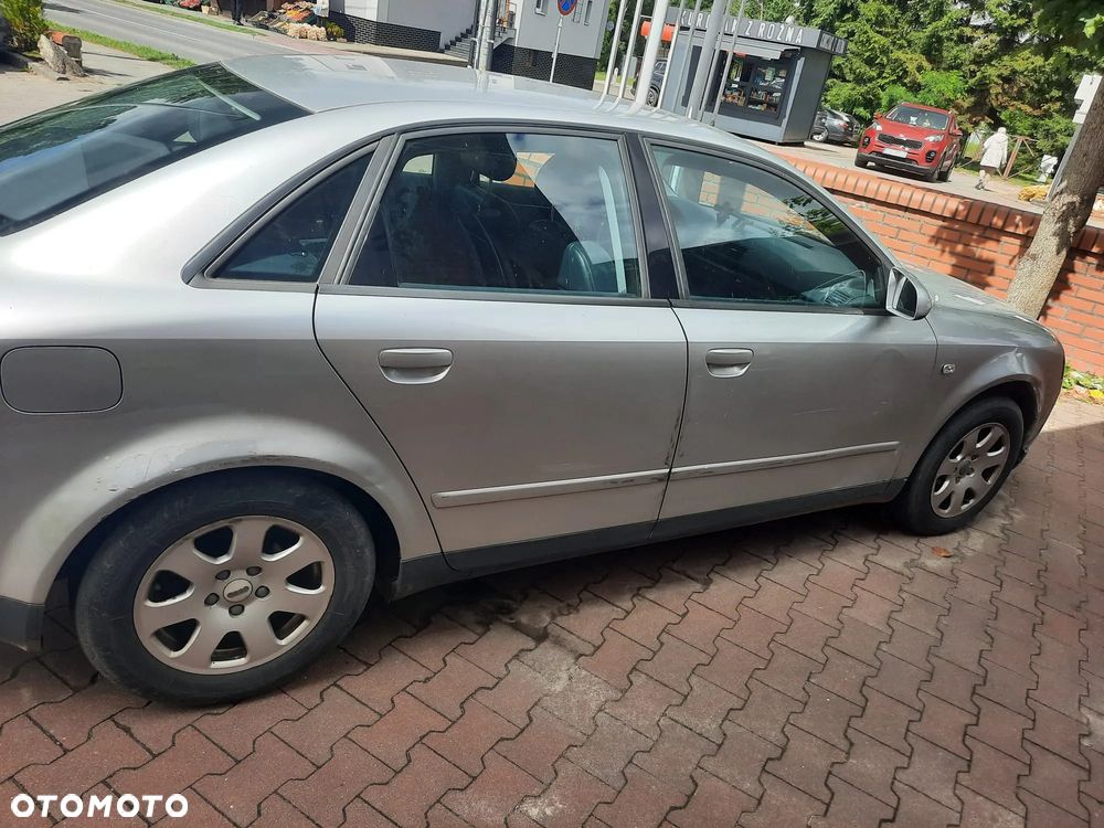 Audi A4 Limousine - 3