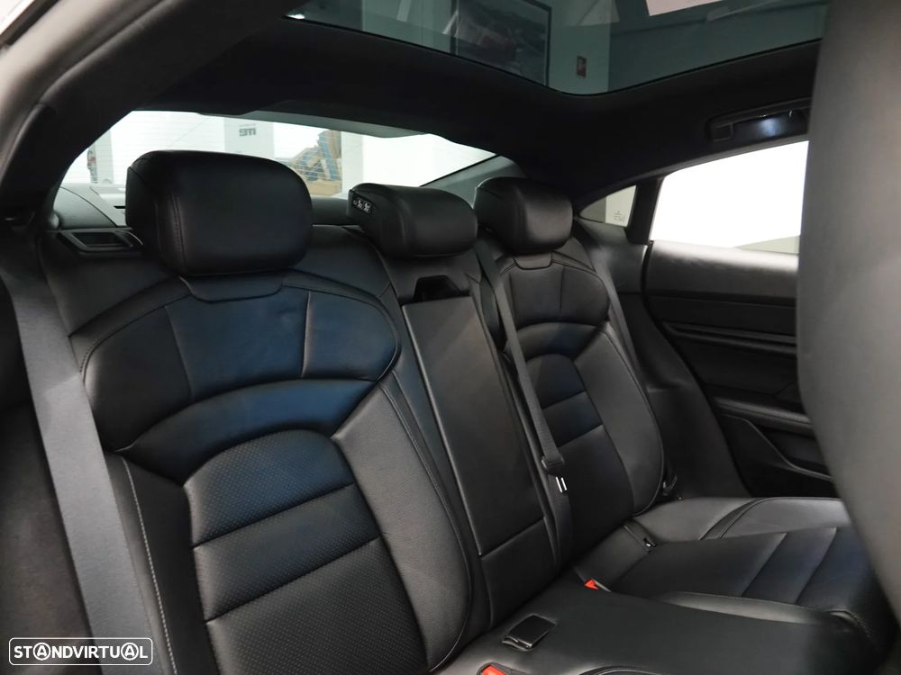 Porsche Taycan 4S - 43