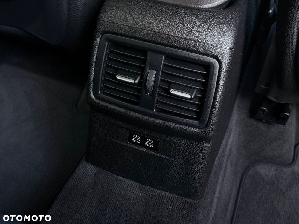 BMW X1 sDrive18d Business Edition - 29