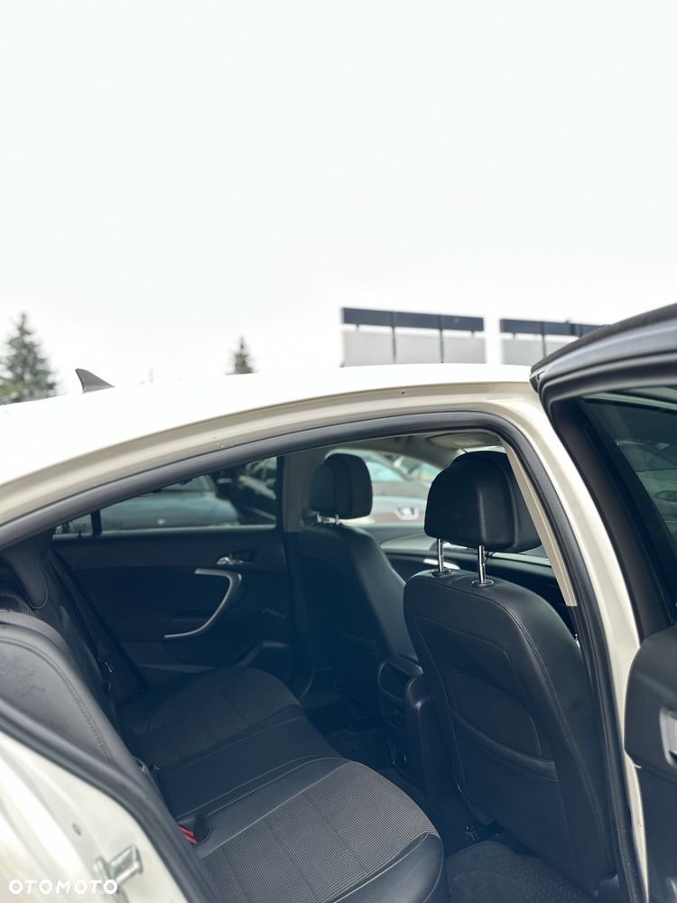 Opel Insignia - 8