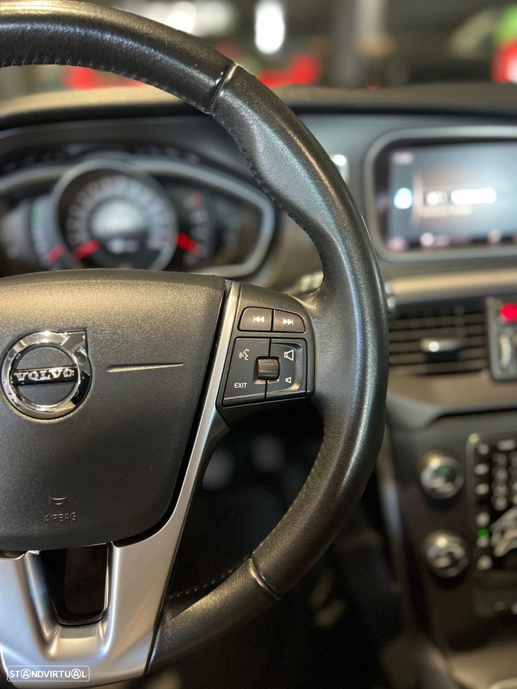 Volvo V40 Cross Country 2.0 D3 - 21