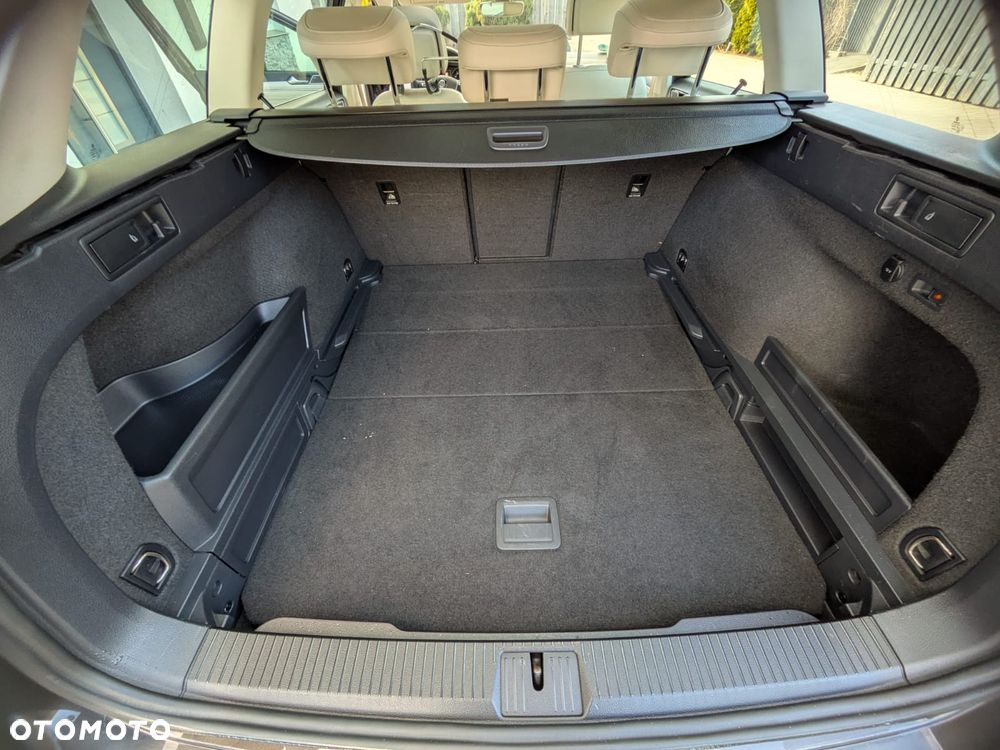 Volkswagen Passat Variant - 24