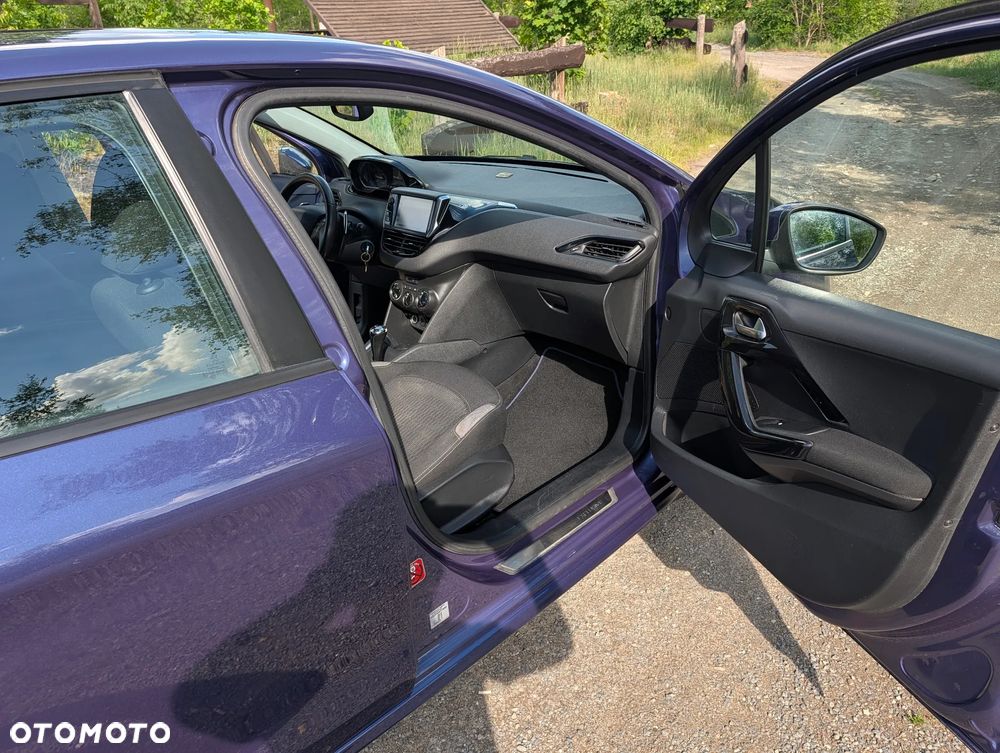 Peugeot 208 - 11