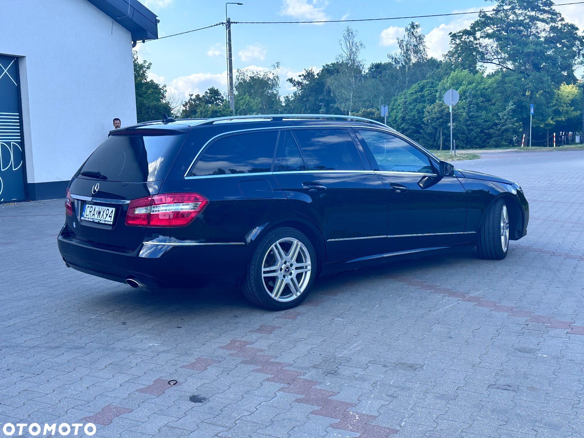 Mercedes-Benz Klasa E 300 CDI BlueEff Avantgarde - 3