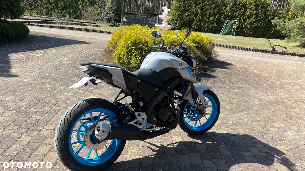 Yamaha MT - 8