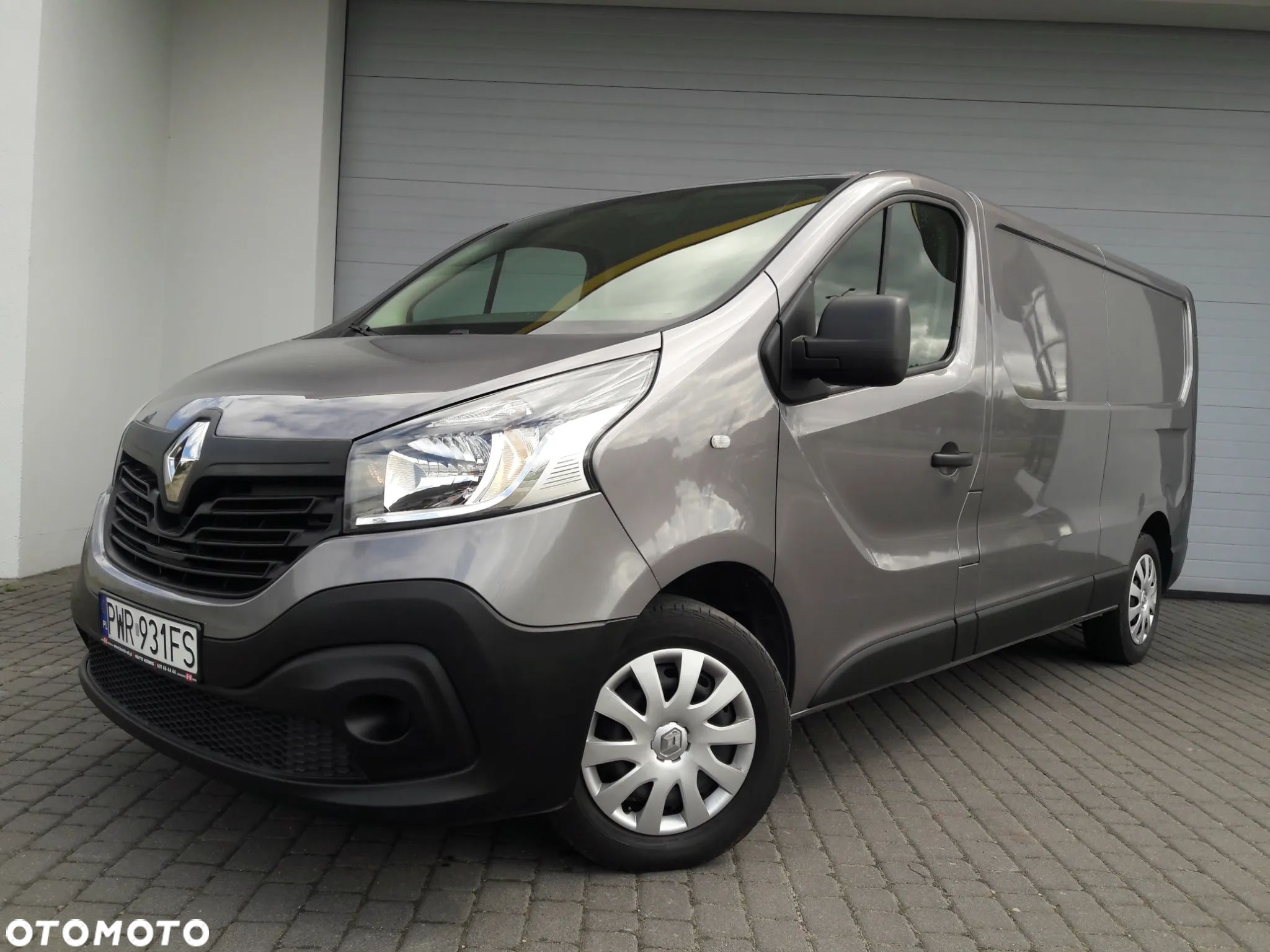 Renault TRAFIC - 1