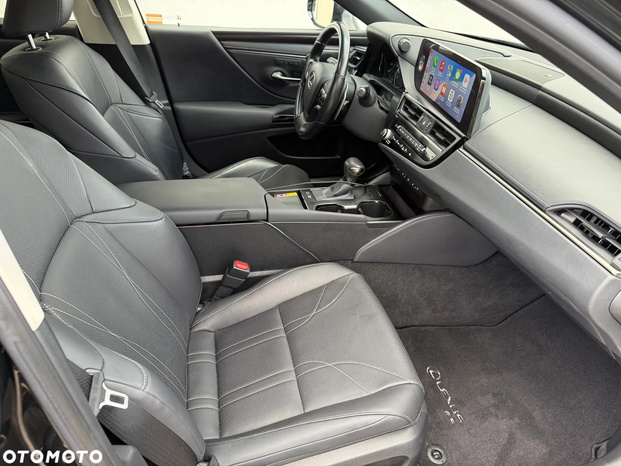 Lexus ES 300h Prestige - 23