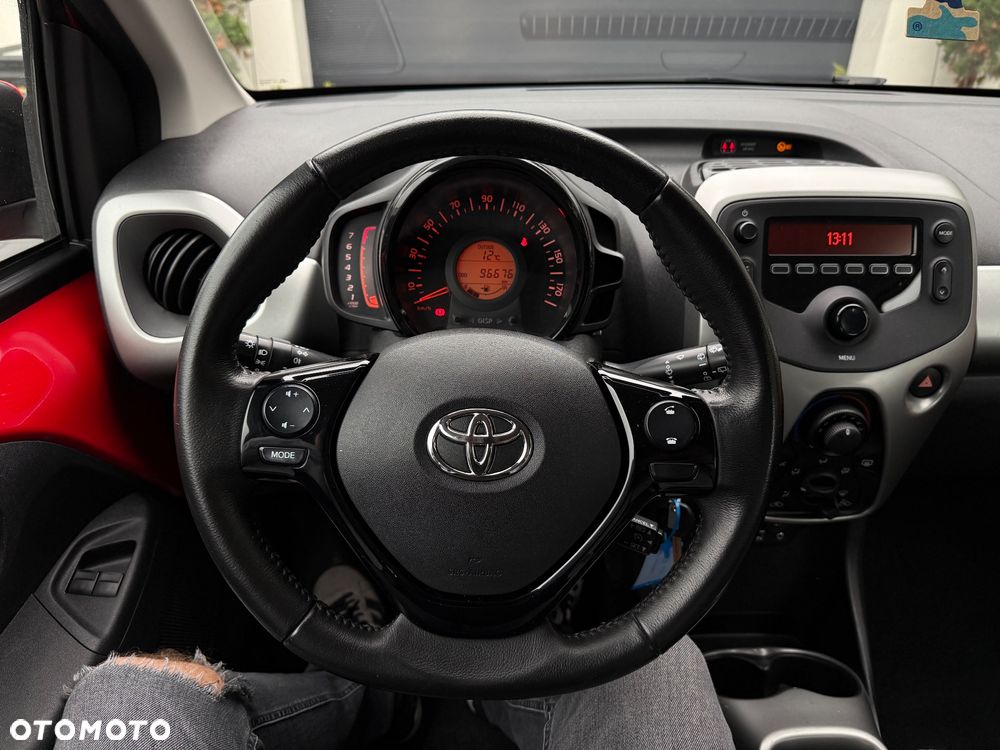 Toyota Aygo x-play - 18