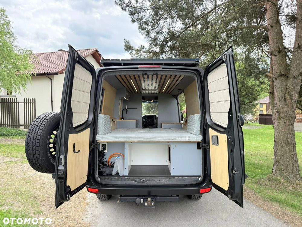 Mercedes-Benz Sprinter - 32