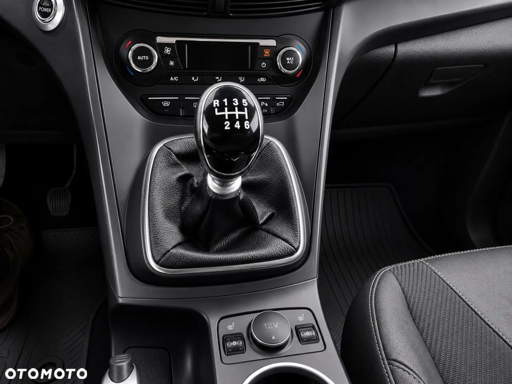 Ford Kuga 2.0 TDCi 2x4 Titanium - 17