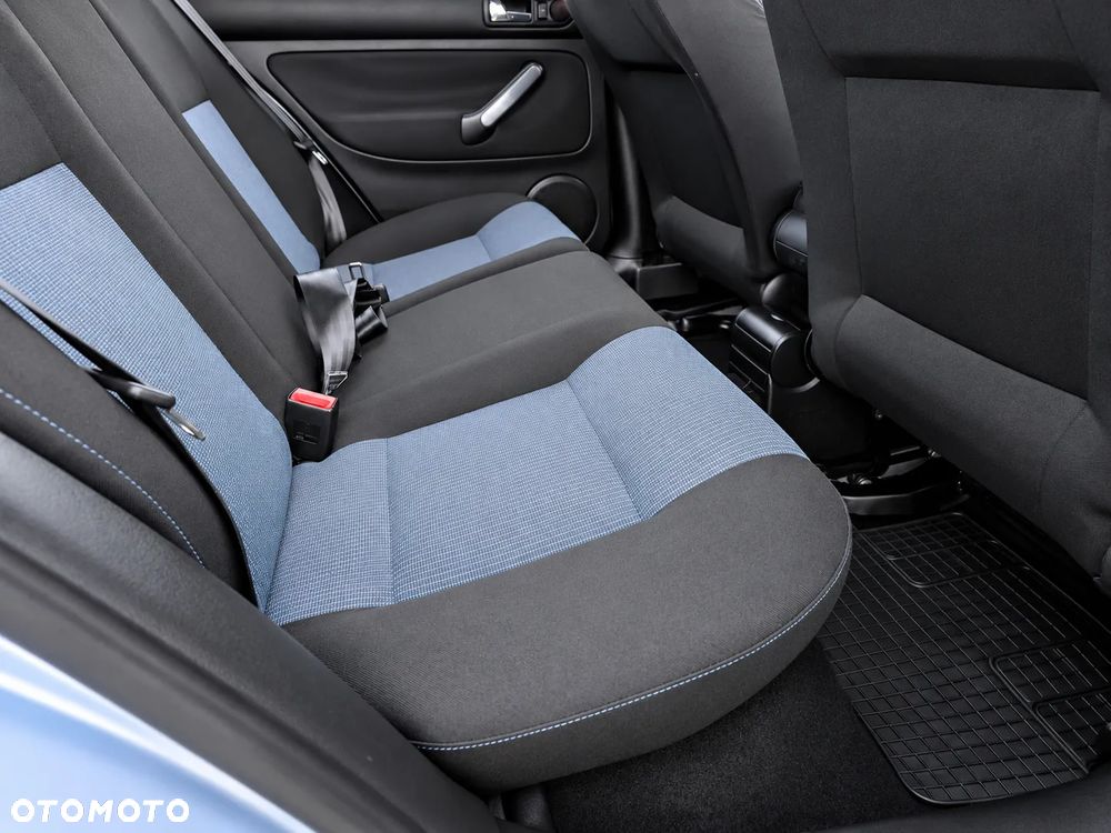 Volkswagen Golf - 18