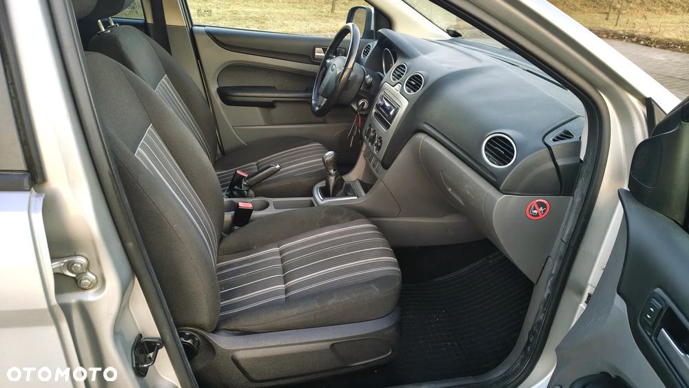 Ford Focus 1.6 16V Style - 15
