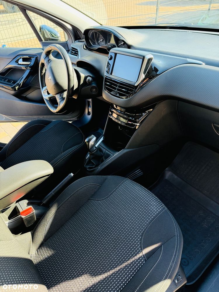 Peugeot 208 1.2 PureTech Allure S&S - 10