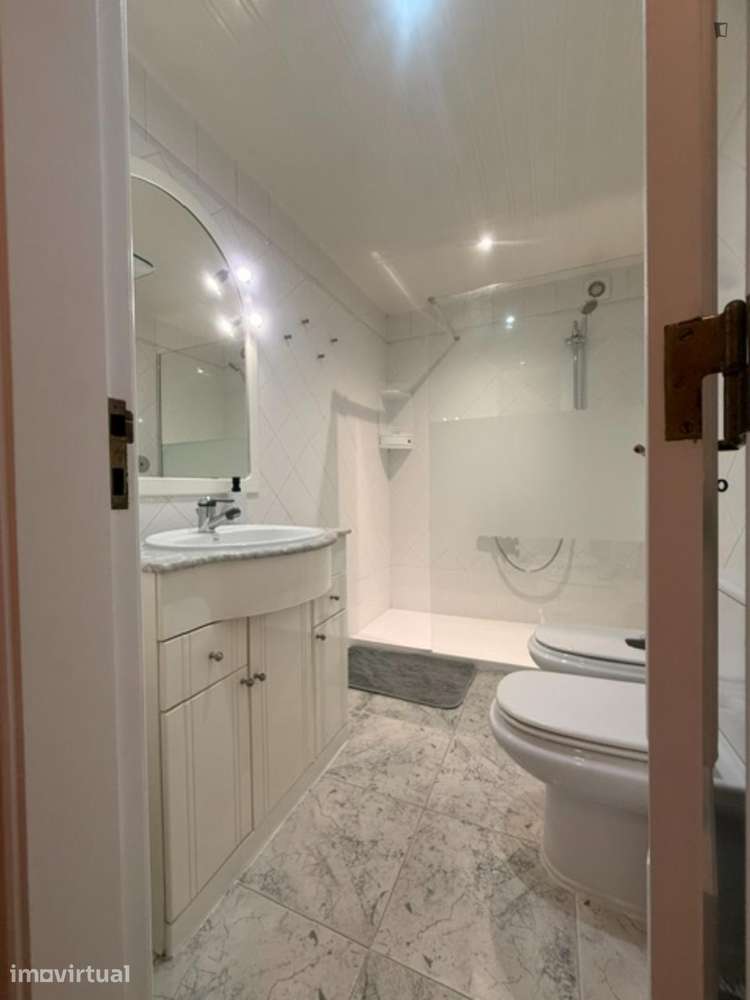 Quarto - localizado em Almada Lisbon - Grande imagem: 2/13