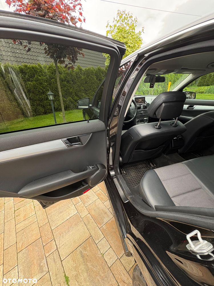 Mercedes-Benz Klasa C 250 CDI BlueEff Avantgarde 4-Matic - 11