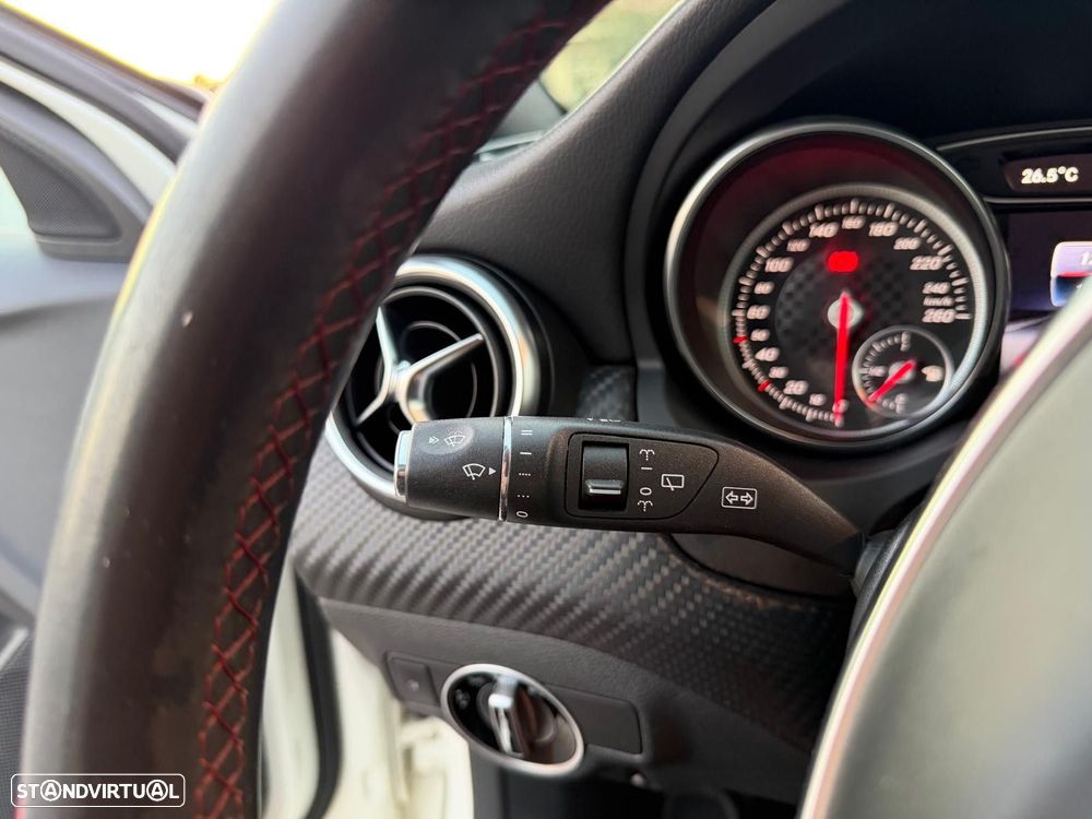 Mercedes-Benz A 180 d AMG Line - 29