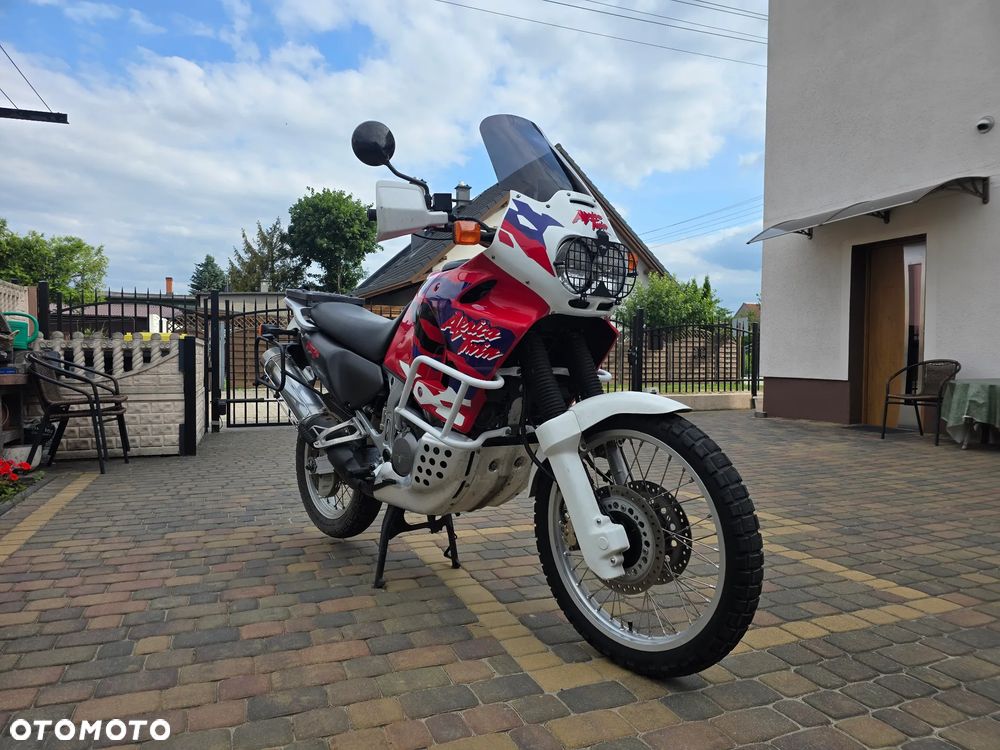 Honda XRV - 12