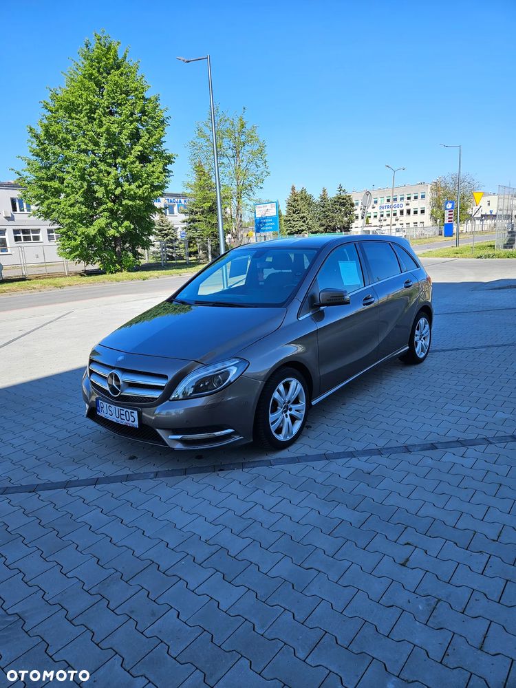 Mercedes-Benz Klasa B 220 4-Matic - 2