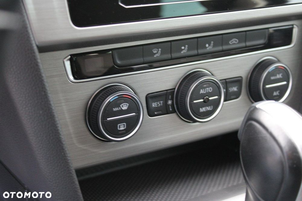 Volkswagen Passat - 22