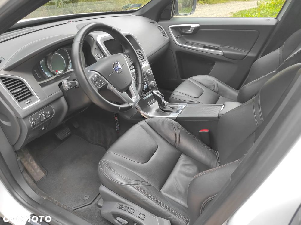 Volvo XC 60 D4 AWD Summum - 9