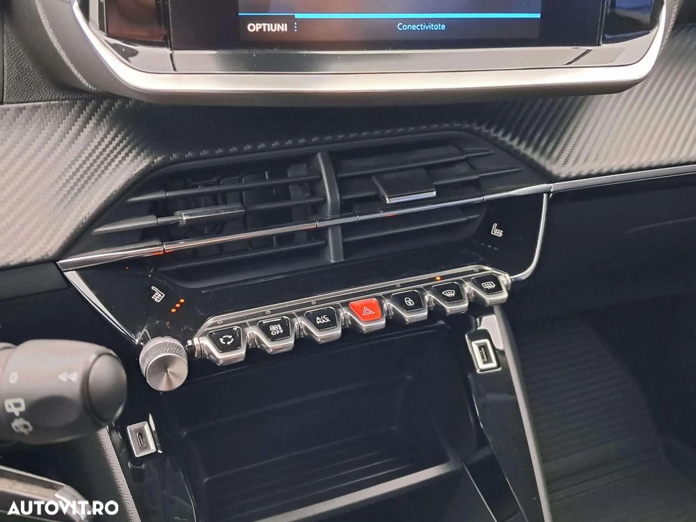 Peugeot 2008 1.2 L PureTech STT EAT8 Active - 12